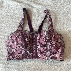 Victoria Sport knockout sports bra